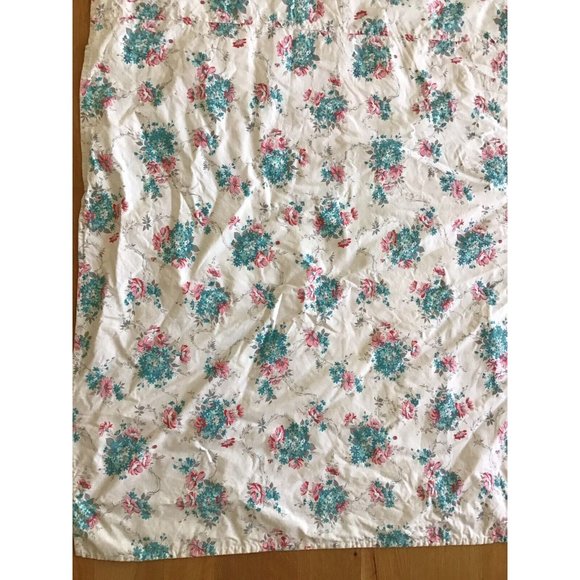 Vintage 5” Square Hand-sewn Quilt with Floral Back 67” X 77” - Picture 3 of 10